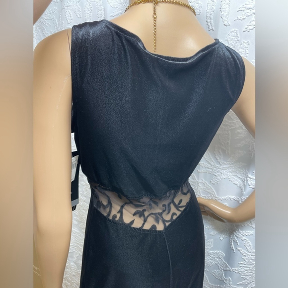 90s Elegant Black Sleeveless Dress - Picture 2 of 4